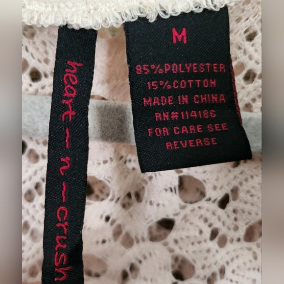 Elegant Cream Crochet Vest - Picture 3 of 3